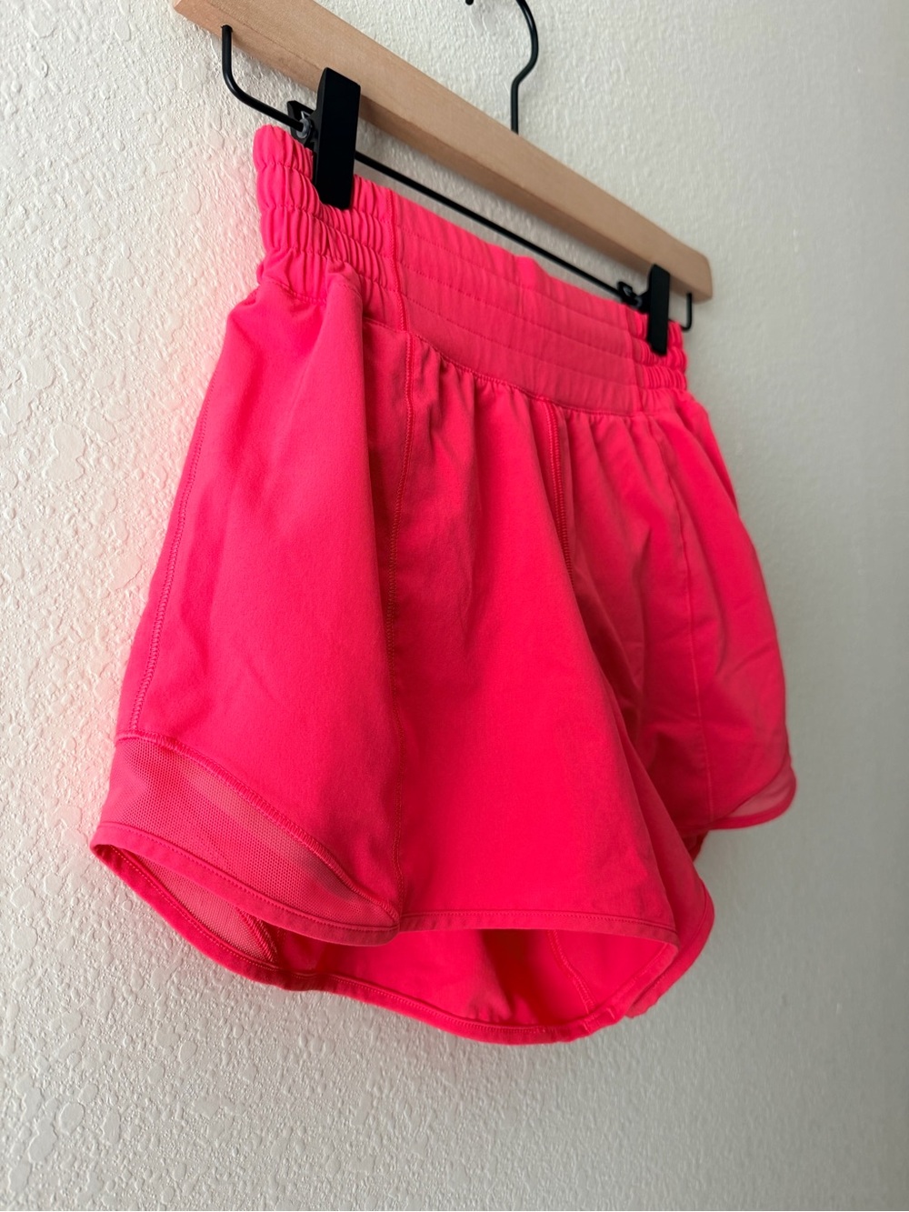 Lululemon Hotty Hot High-Rise Lined Short 4” Glaze Pink Size 2 - Picture 3 of 7